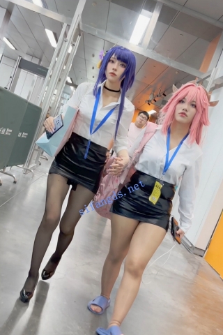 trump1204【KFC】超短裙COSER·裙子太短·平视就能看见黑丝袜白内露出