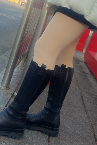 4k街拍站台肉丝长靴