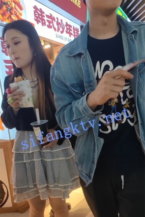 【XLBCD】377喝奶茶吃东西微胖长裙小姐姐，黑色N