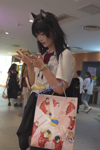 (BC无内6)⭐制服jk眼镜娘无内逛街..丰满肉臀弯腰13好黑