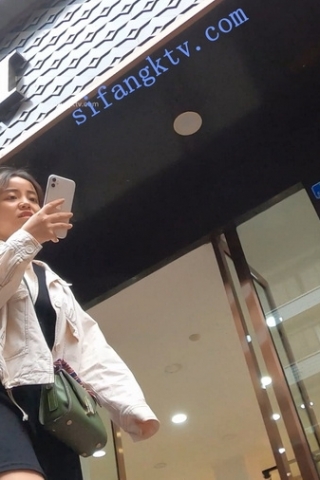 kc368（空城原创）走路去买菜的黑裙妹子，肉丝黑窄N夹成丁