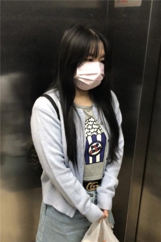 TK368-原创 投稿 抄底牛仔裙娇小妹子薄肉丝白