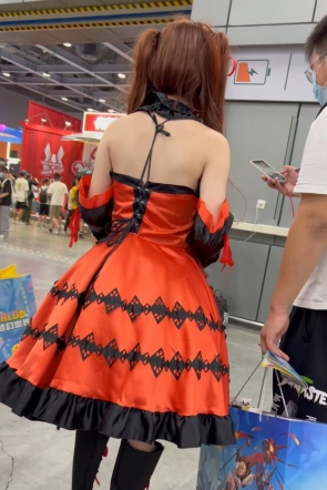 trump618【 KFC-472 】COSER洛丽塔小红帽逛街。白色可爱nn