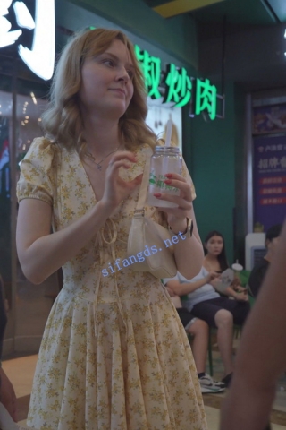 (BC-AA-506)外国金发小姐姐来旅游..花裙极品肉臀配丁字裤