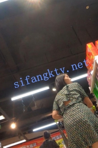 kc605（空城原创）逛超市的连衣裙sao妇，粉色sao丁诱惑