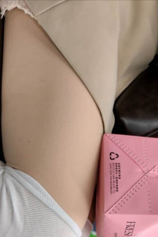 mt032【独家原创】肉丝美女卫衣下的打底裤