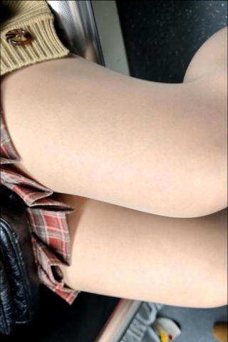 mt024【独家原创】浓妆美眉短裙配肉丝美腿