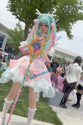 trump1362【KFC】极品可爱COSER瑶妹·蹲下后人多也要把相机塞屁股下CD