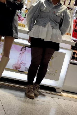 4k街拍商场黑白双丝