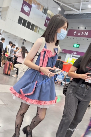 trump1195【KFC】三部小短片合集·黑丝肉丝白丝·肉丝少妇穿了粉透明内