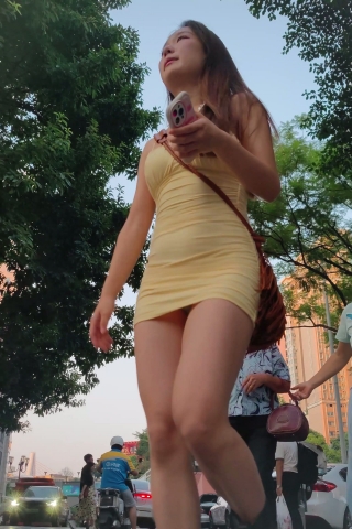 XM170黄色包臀裙小姐姐，白色窄内