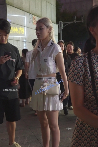 (BC-B-212)丁字裤6部小合辑..美女穿丁字很害羞骚丁被抱起来抄